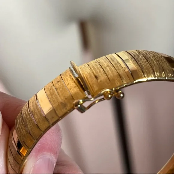 Vintage 80 90 Gold Vermeil Oversized Mobwife Classic Italy thick wide Bracelet - Picture 11 of 17